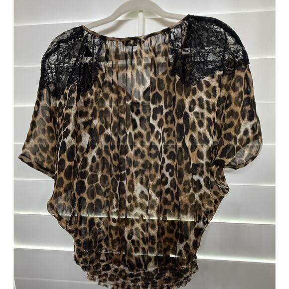 Express Women's Leopard Print Short Sleeve Blouse - Size Medium - Picture 3 of 5